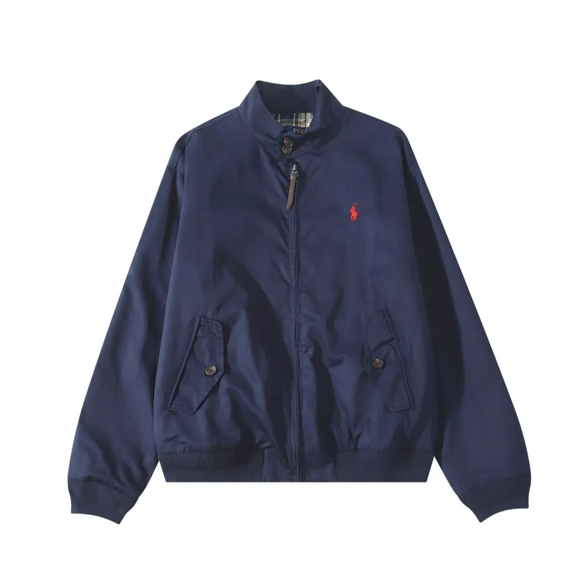 P306 💰Ralph Lauren/Ralph Lauren American vintage classic lapel old cadre retro jacket. Classic design. Timeless classic. The cotton fabric is thick and wide, showing a sense of vintage. The collar and cuffs are decorated with colorful plaid. It looks good on both men and women. Wear it as comfortable as you want. It focuses on relaxed retro YYDS. One piece for both men and women. An indispensable piece for autumn and winter. The most popular jacket at the moment. One hundred percent cotton twill is thick and thick, ⚠️correctly spaced red and green plaid lining, imported high-density embroidery. The Harrington jacket has a loose fit, is short and fat, and is super versatile. It is a clean fit and is suitable for both men and women. Color: Khaki Navy Black Size: M-XXL Size Length Bust Sleeve Length Shoulder Width M 67 110 61 L 68 114 62 XL 70 118 63 2XL 72 122 64